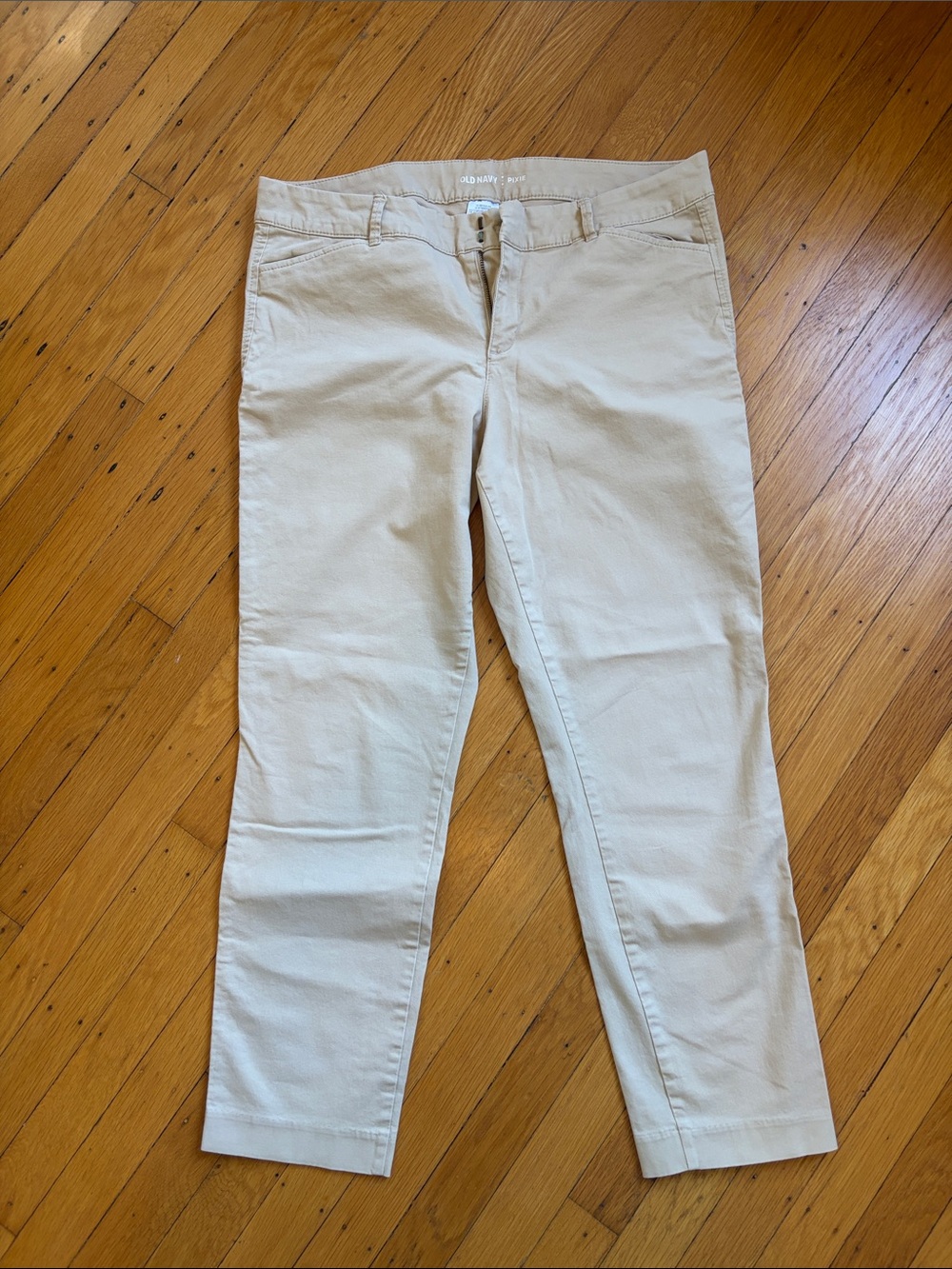 Old Navy Pixie Pants in Khaki